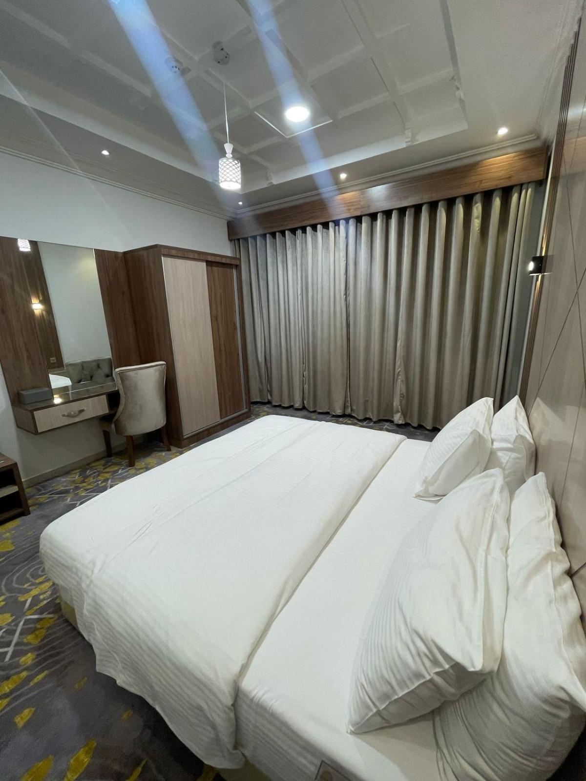 أبها ريجنسي Hotell Exteriör bild